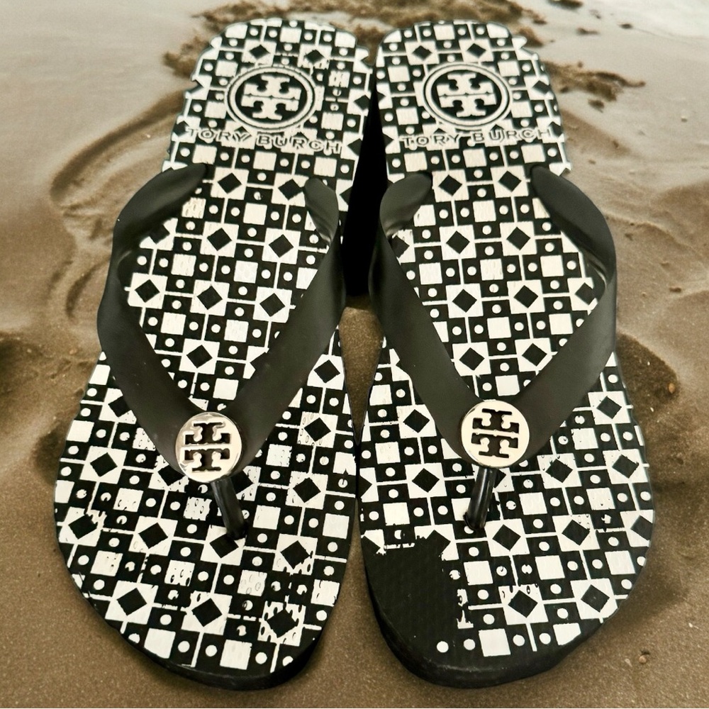 Tory Burch Black flip flops Size 7, Wedge Flip Flops with box included! EUC